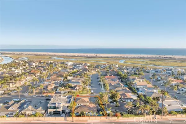 Huntington Beach, CA 92646,9112 Playa DR
