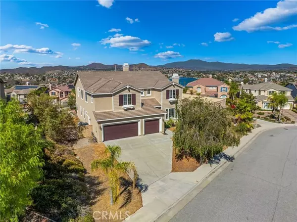 21 Via Palmieki CT, Lake Elsinore, CA 92532