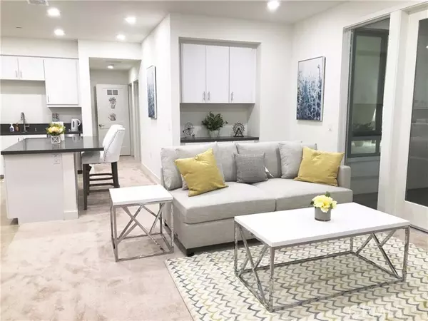 Irvine, CA 92612,1524 Nolita