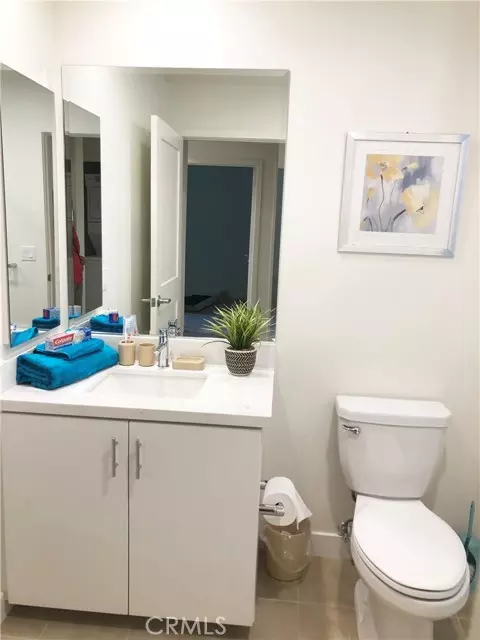 Irvine, CA 92612,1524 Nolita