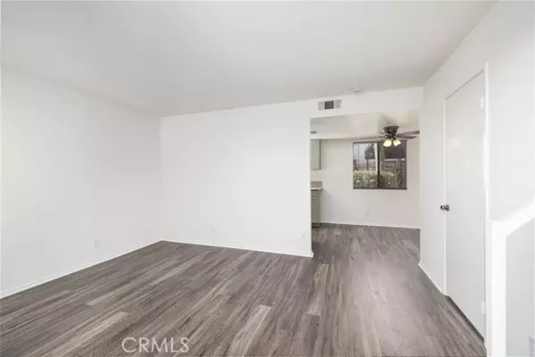 Palmdale, CA 93551,39129 10th ST 27