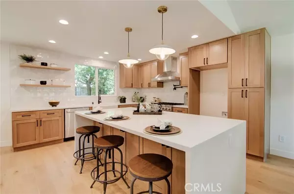 Huntington Beach, CA 92649,5732 Grimsby DR