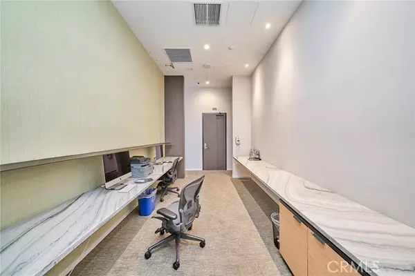 Los Angeles, CA 90017,889 Francisco ST 3006