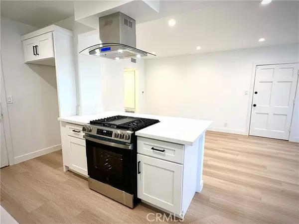 Glendale, CA 91208,1702 Del Valle AVE