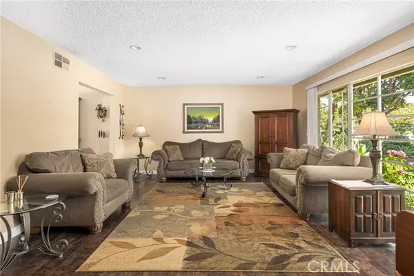 Santa Ana, CA 92705,2218 N Mantle LN