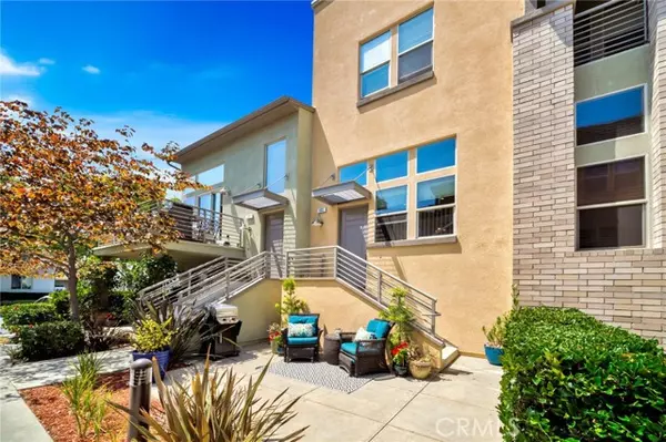 Hawthorne, CA 90250,5325 Pacific Terrace 102