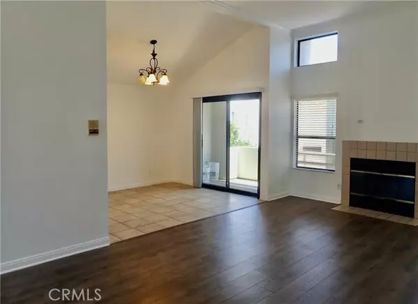 4275 Las Virgenes RD 3, Calabasas, CA 91302