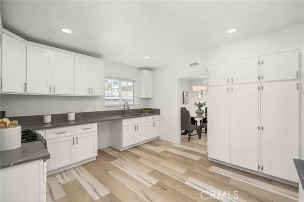 Los Angeles, CA 90045,7406 W 85th ST