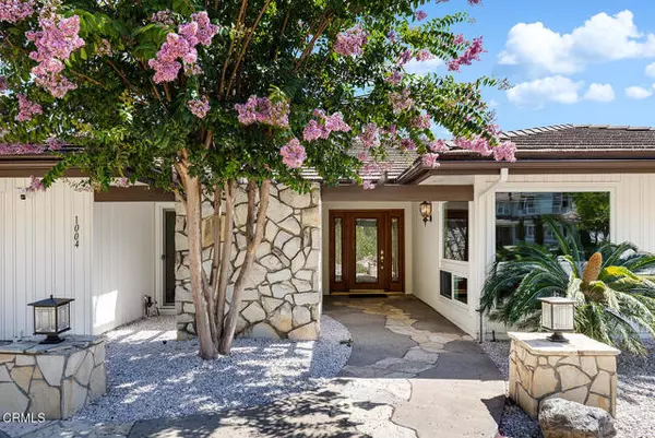 1004 El Vago ST, La Canada Flintridge, CA 91011
