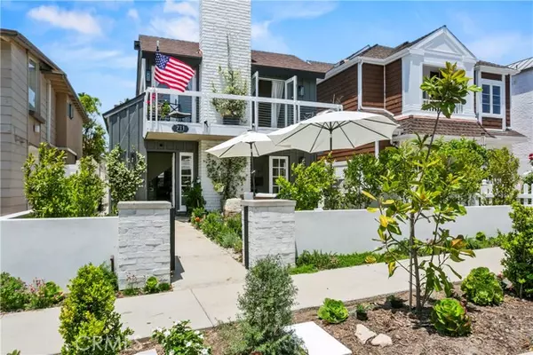 711 Heliotrope AVE, Corona Del Mar, CA 92625