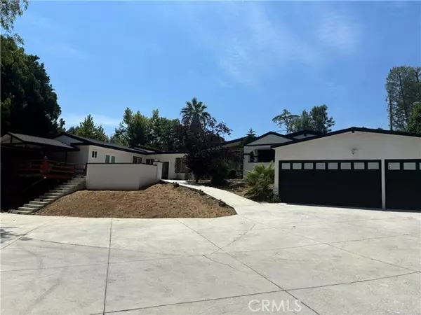19404 Olivos DR, Tarzana, CA 91356