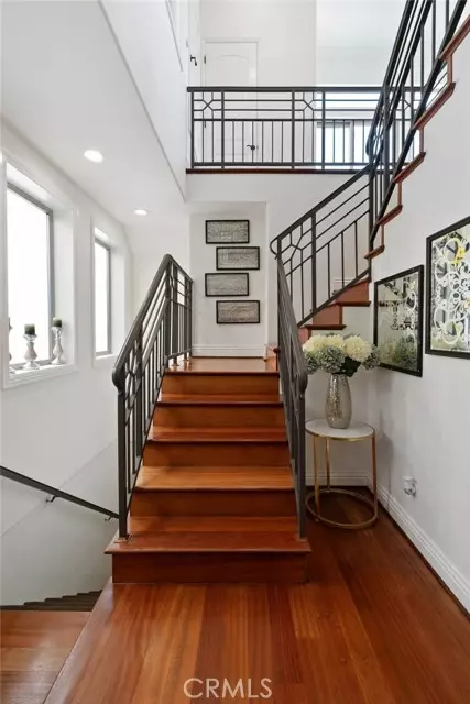 Hermosa Beach, CA 90254,619 10th ST