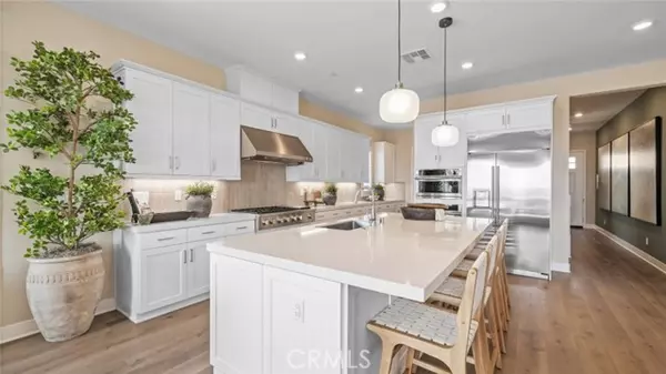 29627 Corte Ballenas, Valencia, CA 91354