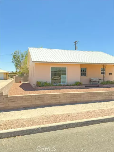 Needles, CA 92363,1621 Collins ST