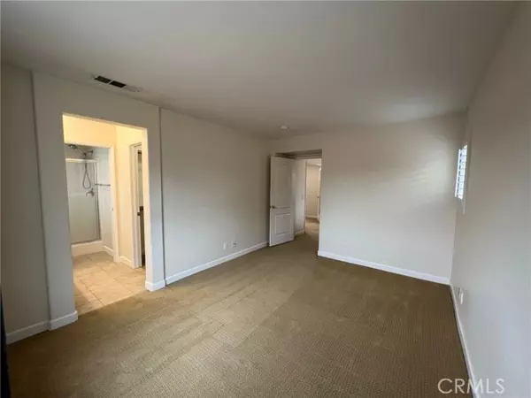 Irvine, CA 92606,161 Kensington PA44