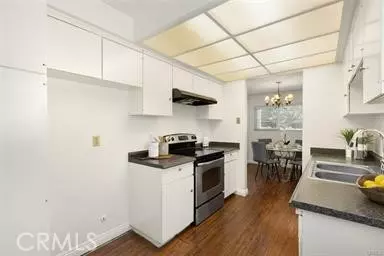Calabasas, CA 91302,4722 Park Granada 205