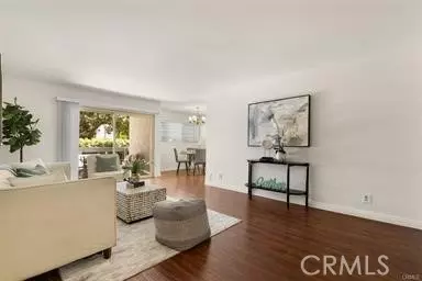 Calabasas, CA 91302,4722 Park Granada 205