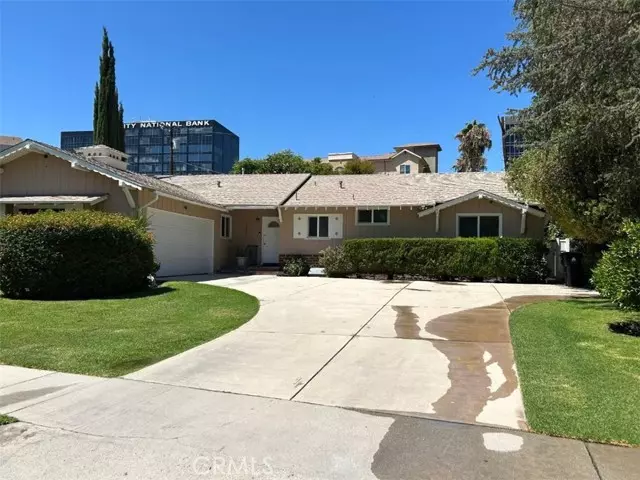16101 Dickens ST, Encino, CA 91436