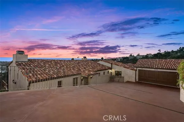 Laguna Beach, CA 92651,2516 Temple Hills DR