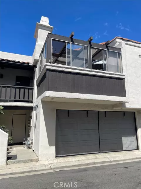 Fullerton, CA 92833,1935 W Houston AVE 27