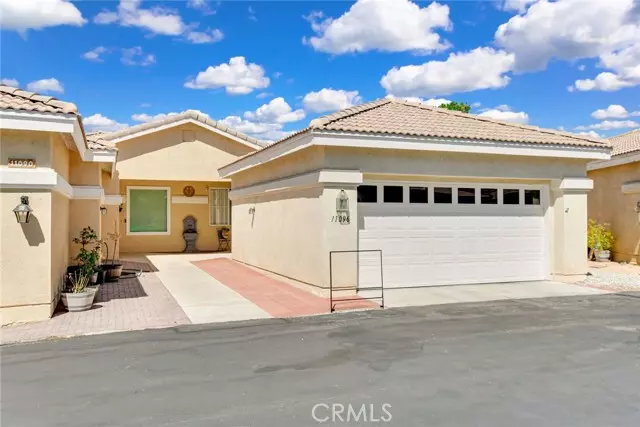 11096 Sandy LN, Apple Valley, CA 92308