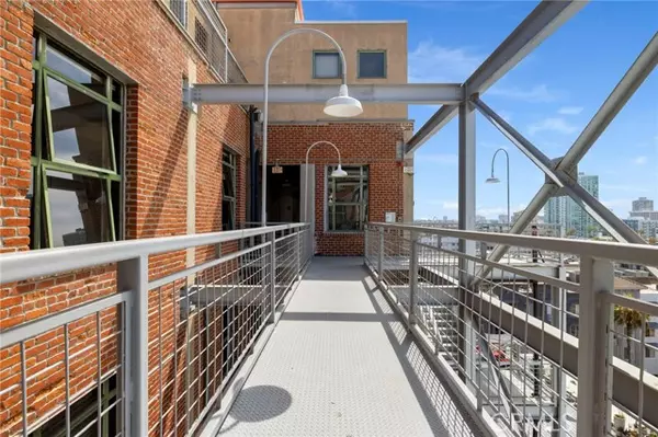 Long Beach, CA 90802,100 W 5th ST 8D