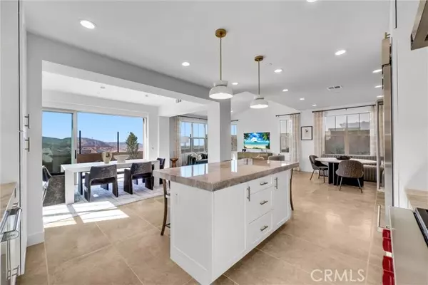 Irvine, CA 92602,218 Collino