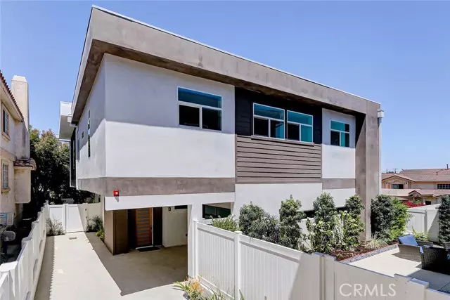 Redondo Beach, CA 90278,2321 Clark LN B