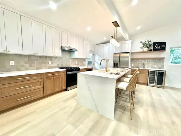 Granada Hills, CA 91344,10335 Babbitt AVE
