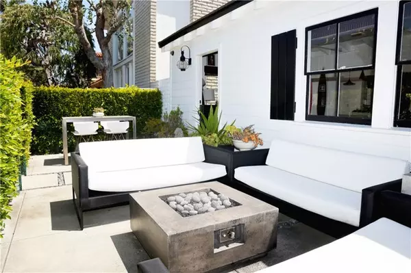 Newport Beach, CA 92663,105 Via Ravenna