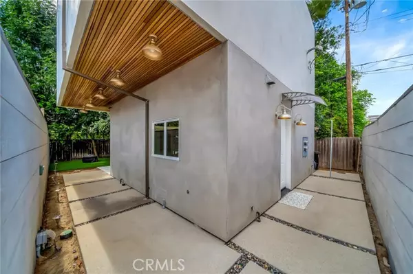 Reseda, CA 91335,6639 Yolanda Ave