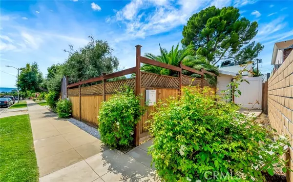 Reseda, CA 91335,6639 Yolanda Ave