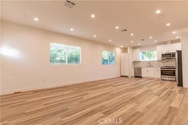 Sylmar, CA 91342,12942 Oberlin