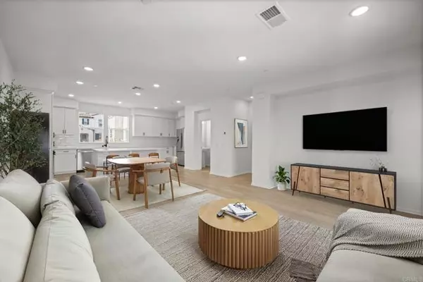 Escondido, CA 92025,408 Carina