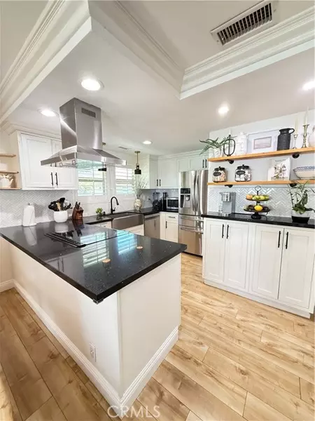 2244 Beechnut Rd, Tustin, CA 92780