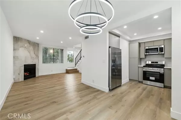 21720 Hart ST 5, Canoga Park, CA 91303
