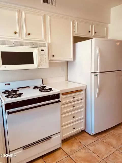 Ventura, CA 93001,747 Seneca ST C33