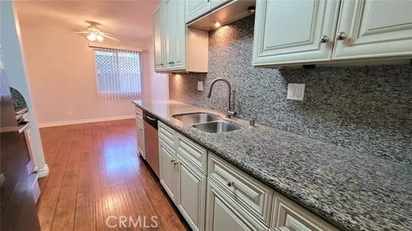 Tarzana, CA 91356,18307 Burbank BLD 19