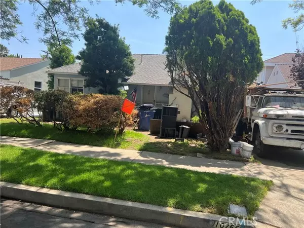Los Angeles, CA 90064,10766 Ayres AVE