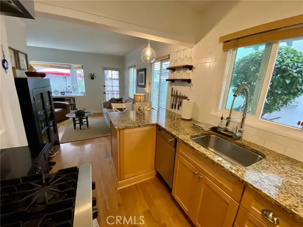 319 Bayview Dr, Hermosa Beach, CA 90254