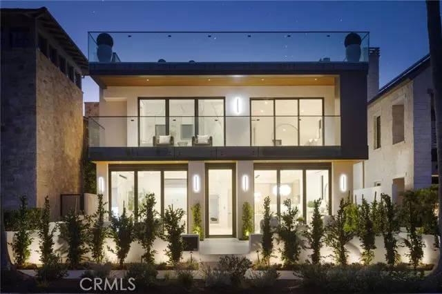 303 Goldenrod AVE, Corona Del Mar, CA 92625
