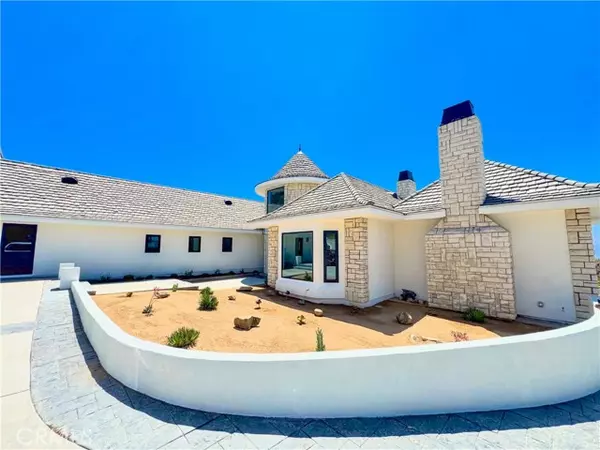 350 Highland Hills DR, Camarillo, CA 93010