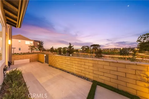 Irvine, CA 92618,270 Sora