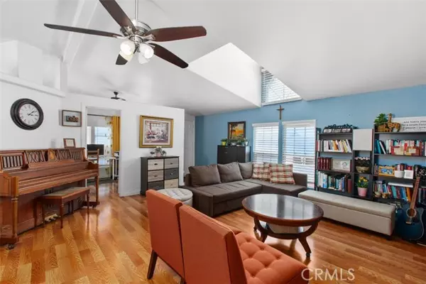 Anaheim, CA 92807,5815 E La Palma AVE 74