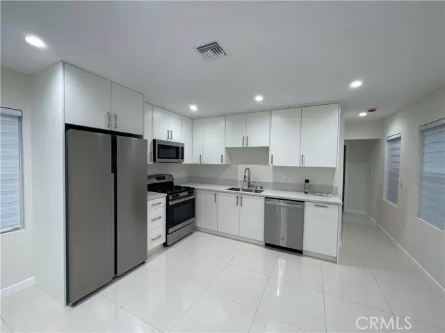 Glendale, CA 91205,811 1/2 E Maple ST