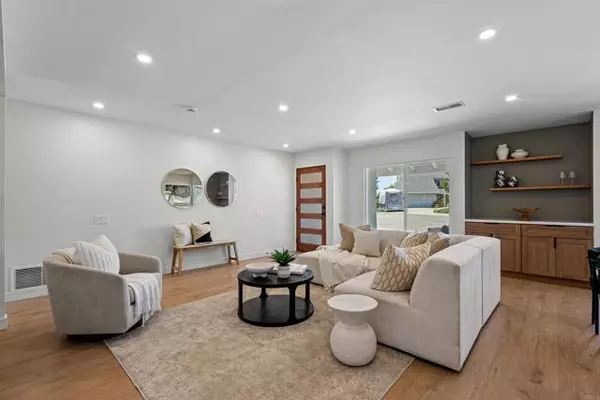 San Diego, CA 92117,4687 Murat Ct