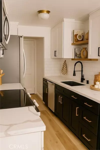 4487 Colbath AVE 101, Sherman Oaks, CA 91423