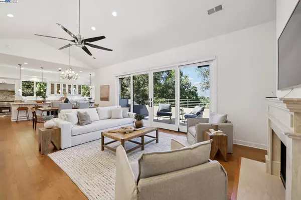 Orinda, CA 94563,28 Vista Del Orinda