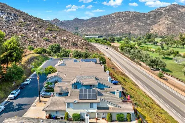 El Cajon, CA 92019,1135 Bitterbush LN