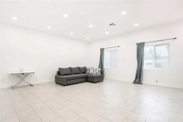 Porter Ranch, CA 91326,18243 Donmetz ST